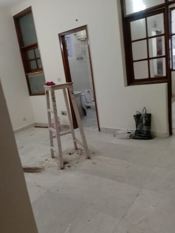 Staircase in 3 BHK Builder Floor at Green Park – for Rent