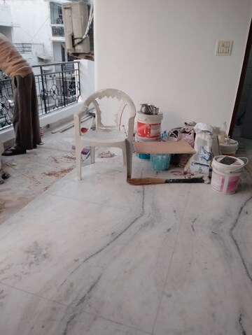 Parking in 3 BHK Builder Floor at Green Park – for Rent