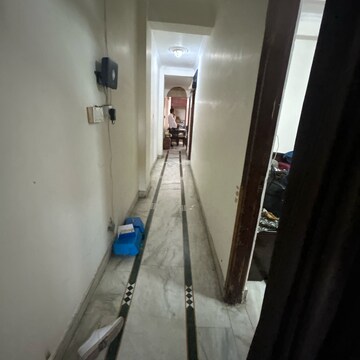 Building Lobby in 3 BHK Builder Floor at South Extension I – for Rent