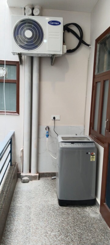 Balcony in 2 BHK Builder Floor at Builder Floor, Sector 28 – for Rent