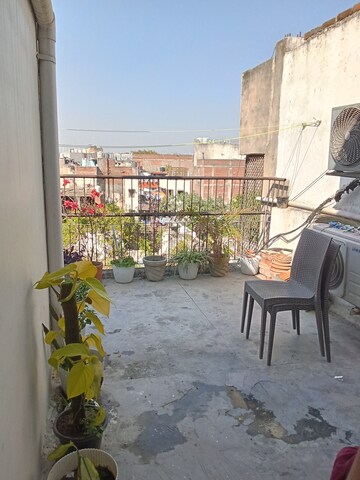 Balcony in 1 BHK Builder Floor at Green Park – for Rent
