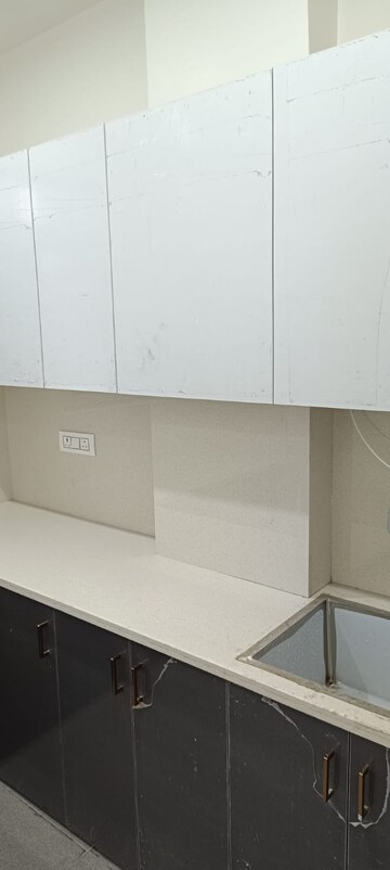 Furnished Amenities in 1.5 BHK Builder Floor at Sector 43 – for Rent