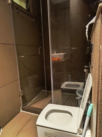Furnished Amenities in 3 BHK Builder Floor at Unitech Greenwood City Apartment, Sector 45 – for Rent
