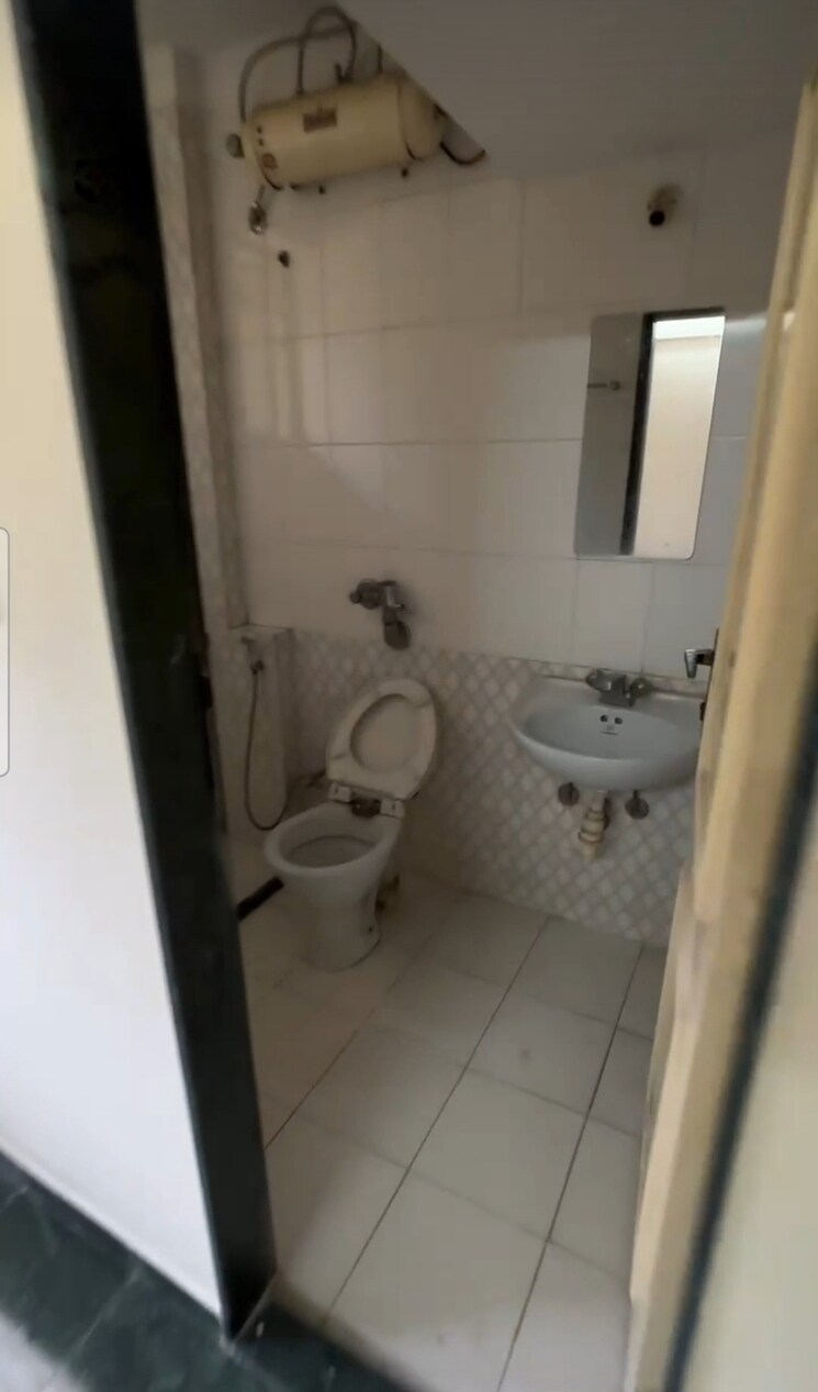 Bathroom, hiranandani-estate 2 Bedroom 725 Sq.Ft. Apartment In Ghodbunder Road Thane 8364640