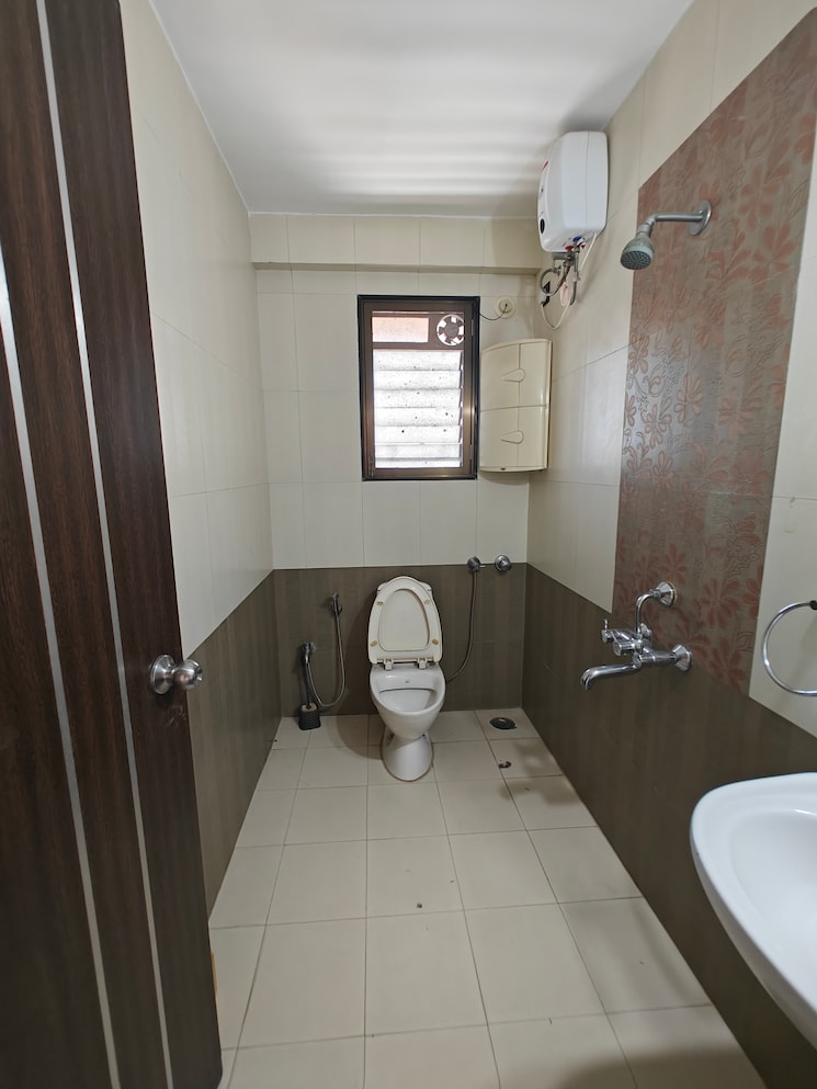 Bathroom, tulsi-sagar 4 Bedroom 3200 Sq.Ft. Apartment In Nerul Navi Mumbai 8364650
