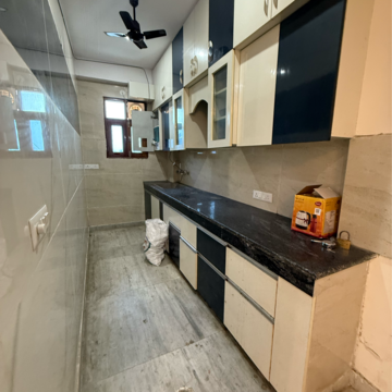 Kitchen in 2.5 BHK Builder Floor at Sector 63 – for Rent
