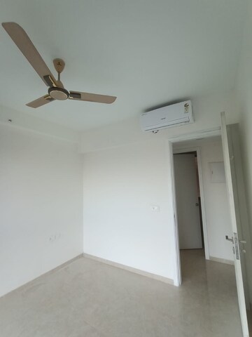 Room in 2 BHK Apartment at Runwal Bliss, Kanjurmarg East – for Rent