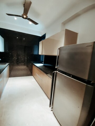 Team Area in 3 BHK Apartment at Santacruz West – for Sale