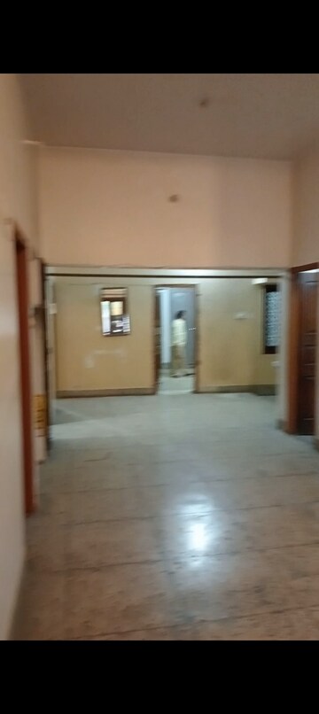 Room in 3 BHK Independent House at Rajajipuram – for Sale