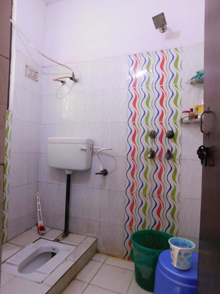 Bathroom, pratap vihar 1 Bedroom 650 Sq.Ft. Builder Floor In Pratap Vihar Ghaziabad 8364794