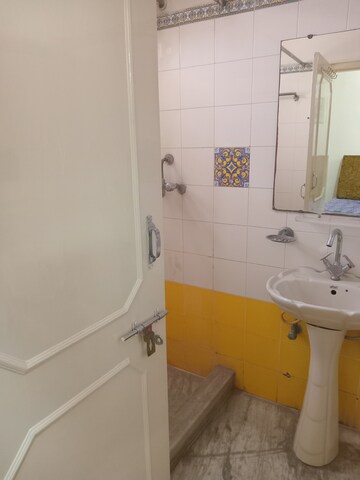 Master Bedroom in 3 BHK Apartment at Vaishali Nagar – for Rent