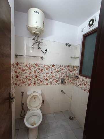 Bathroom in 2 BHK Builder Floor at Ansal Sushant Lok I, Sector 43 – for Rent