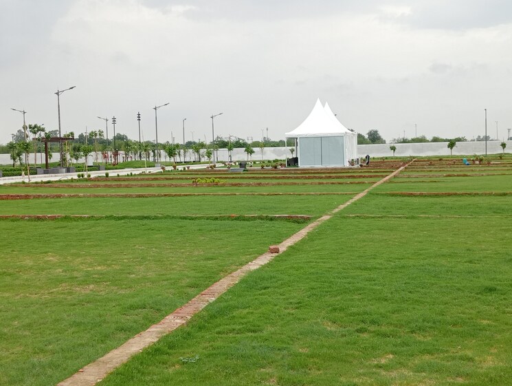 Garden, pardos-okas-enclave  1378 Sq.Yd. Plot In Sushant Golf City Lucknow 8364841