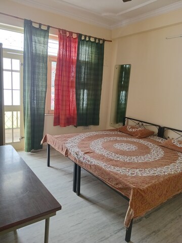Room in 2 BHK Apartment at Vaishali Nagar – for Rent