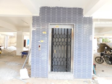 Lift in 3 BHK Apartment at Manikonda – for Sale