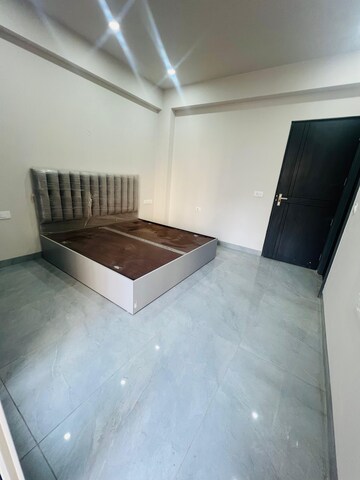 Room in 1 BHK Builder Floor at Ansal Sushant Lok I, Sector 43 – for Rent