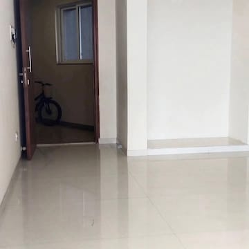 Room in 2 BHK Apartment at Vijay Orovia, Ghodbunder Road – for Sale