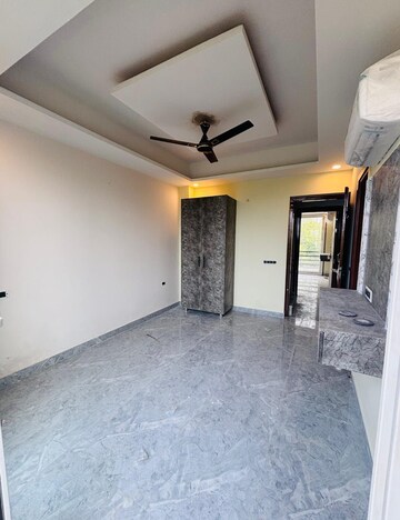 Room in 2 BHK Builder Floor at Khirki Extension – for Rent