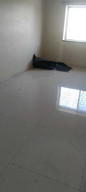 Room in 3 BHK Builder Floor at Besa Pipla rd – for Rent