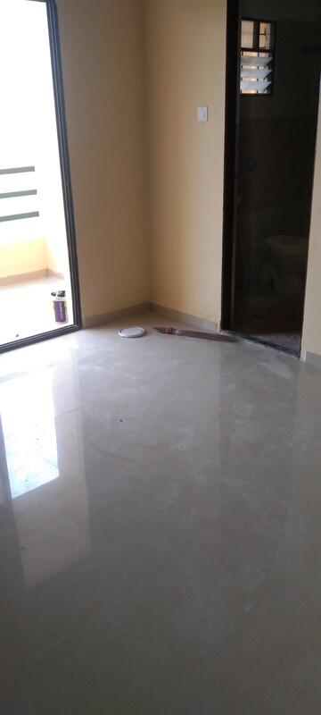 Room in 3 BHK Builder Floor at Besa Pipla rd – for Rent