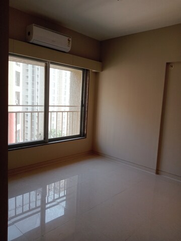 2 BHK Apartment For Rent in Harasiddh Viraaj, Malad East