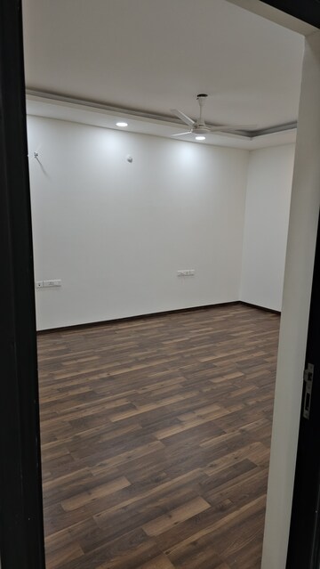 Room in 3 BHK Apartment at Rajapushpa Eterna, Nanakramguda – for Rent