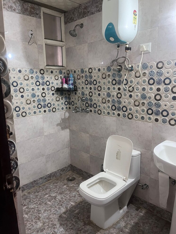 Bathroom, vaibhav khand 3 Bedroom 1770 Sq.Ft. Apartment In Vaibhav Khand Ghaziabad 8365074