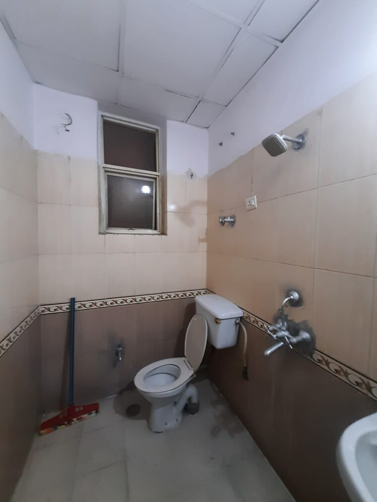 Bathroom, ahinsa khand 1 3.5 Bedroom 1796 Sq.Ft. Apartment In Ahinsa Khand 1 Ghaziabad 8365121