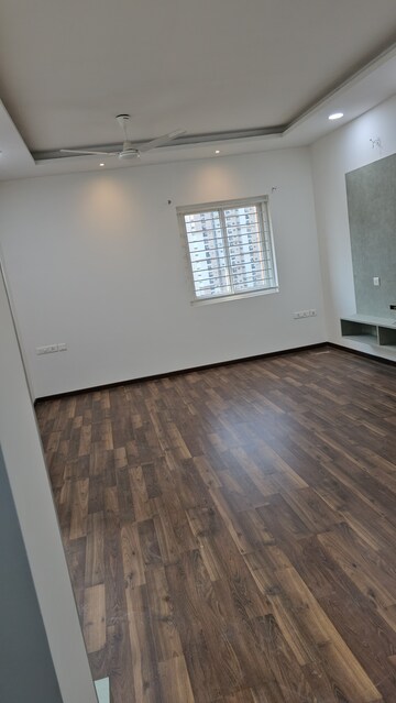 Master Bedroom in 3 BHK Apartment at Rajapushpa Eterna, Nanakramguda – for Rent
