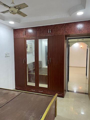 Room in 2 BHK Apartment at Evershine Greens, Andheri West – for Rent