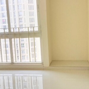 Room in 2.5 BHK Apartment at Vijay Orovia, Ghodbunder Road – for Sale