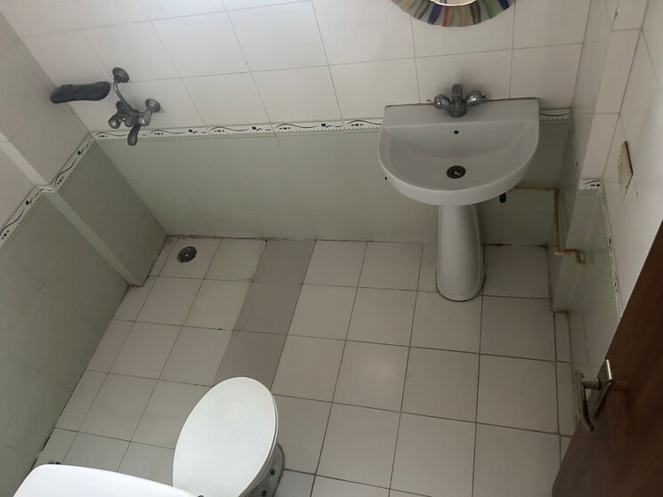 Bathroom, vaibhav khand 2 Bedroom 1080 Sq.Ft. Apartment In Vaibhav Khand Ghaziabad 8365184