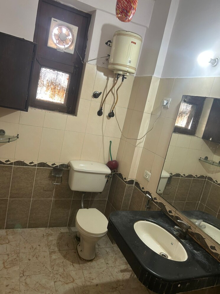 Bathroom, vaibhav khand 2 Bedroom 1080 Sq.Ft. Apartment In Vaibhav Khand Ghaziabad 8365184
