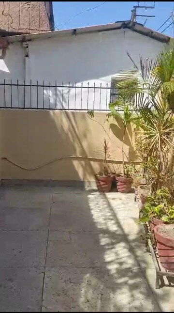Balcony in 6 BHK Independent House at Dalanwala – for Sale