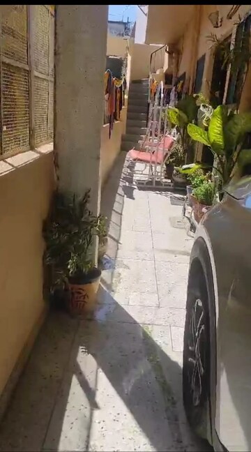 Balcony in 6 BHK Independent House at Dalanwala – for Sale