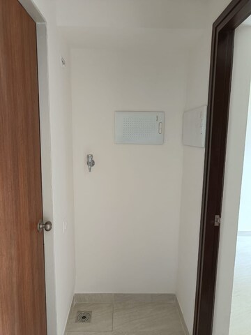 Room in 2 BHK Apartment at Lodha Crown Quality Homes, Majiwada – for Rent
