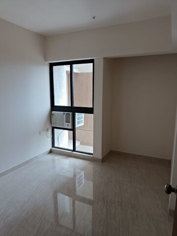 Room in 2 BHK Apartment at Lodha Crown Quality Homes, Majiwada – for Rent