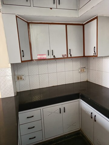 Kitchen in 1.5 BHK Independent House at RWA Apartments Sector 40, Sector 40 – for Rent