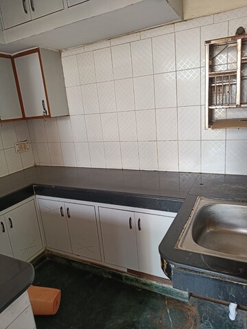 Kitchen in 1.5 BHK Independent House at RWA Apartments Sector 40, Sector 40 – for Rent