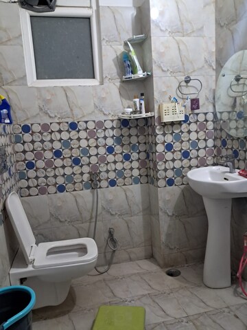 Bathroom in 1 BHK Apartment at Gomti Nagar – for Rent