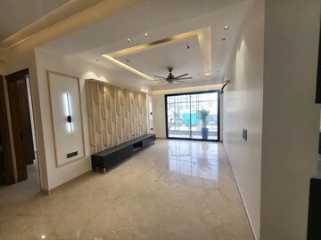 Room in 3 BHK Builder Floor at Saket – for Rent