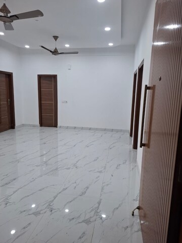 Building Lobby in 4 BHK Builder Floor at RWA Apartments Sector 108, Sector 108 – for Rent