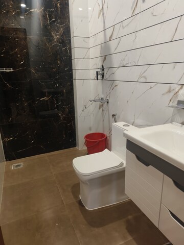 Bathroom in 2 BHK Builder Floor at Sector 16 – for Rent
