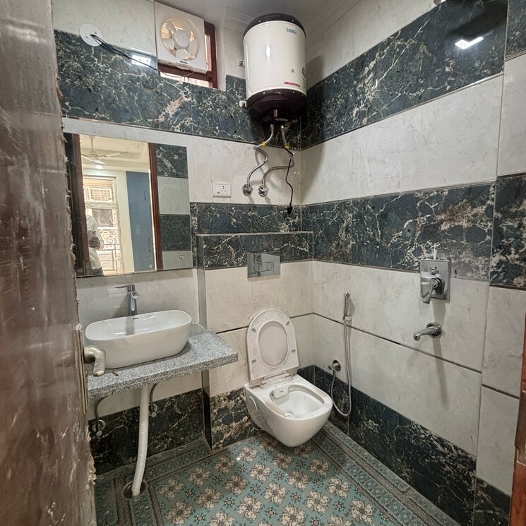 Bathroom, masjid moth 2 Bedroom 783 Sq.Ft. Builder Floor In Masjid Moth Delhi 8365443