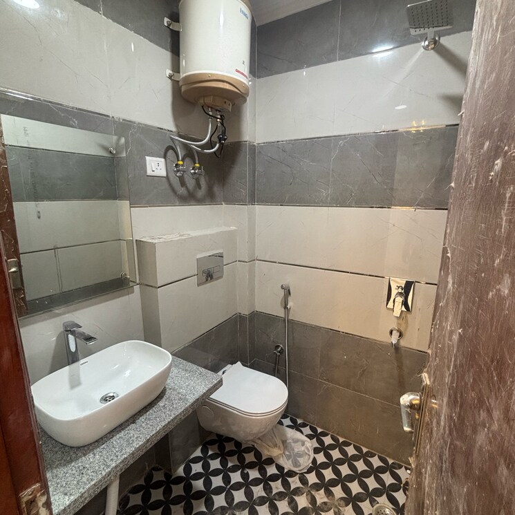 Attached Bathroom, masjid moth 2 Bedroom 783 Sq.Ft. Builder Floor In Masjid Moth Delhi 8365443