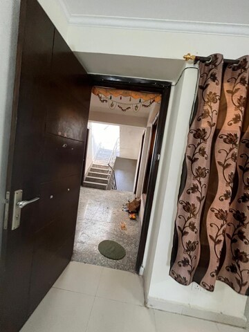 Furnished Amenities in 1.5 BHK Builder Floor at Saket – for Rent