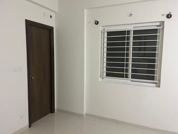 Room in 2 BHK Apartment at DSR RR Avenues, Yelahanka – for Rent