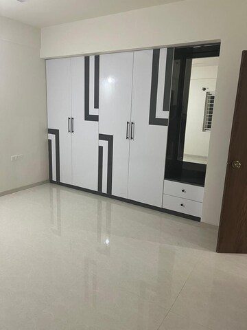 Room in 2 BHK Apartment at DSR RR Avenues, Yelahanka – for Rent