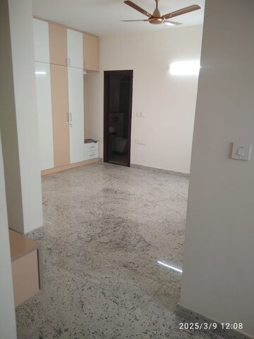 Room in 4 BHK Apartment at Bollineni Astra, Kogilu – for Rent
