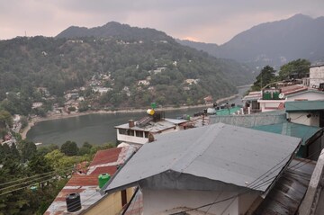 6+ BHK Independent House – Exterior View View at NainitaL-Mukteshwar Highway - for Sale
